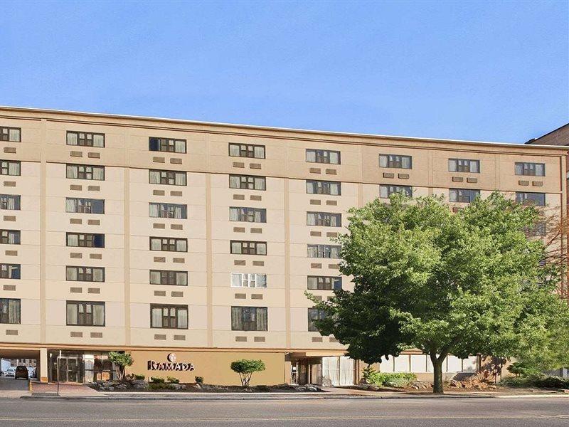 Hotel Ramada By Wyndham East Orange Exteriér fotografie