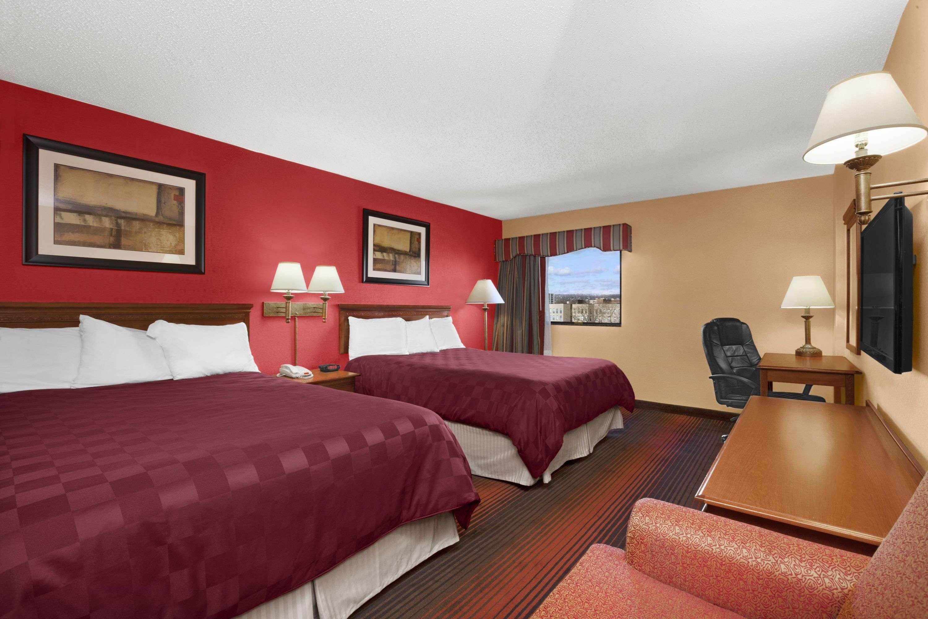 Hotel Ramada By Wyndham East Orange Exteriér fotografie