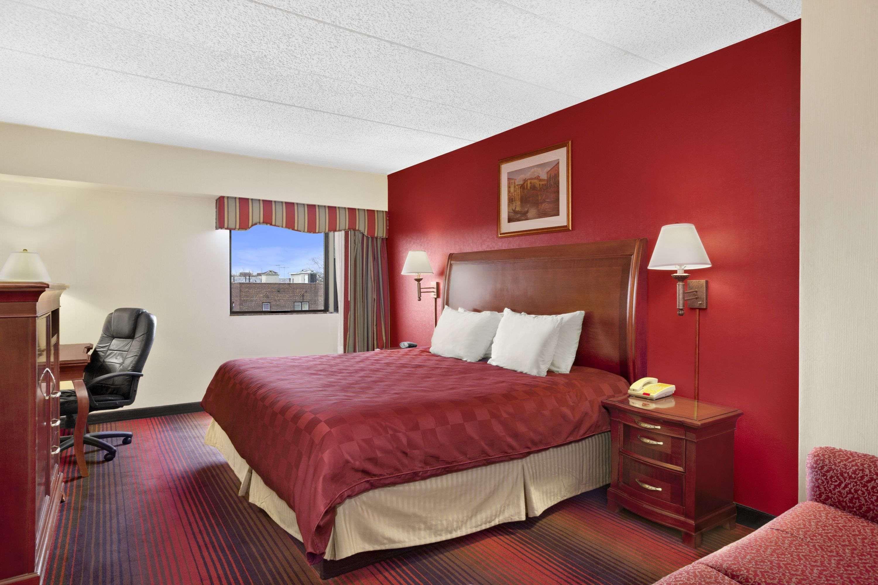 Hotel Ramada By Wyndham East Orange Exteriér fotografie